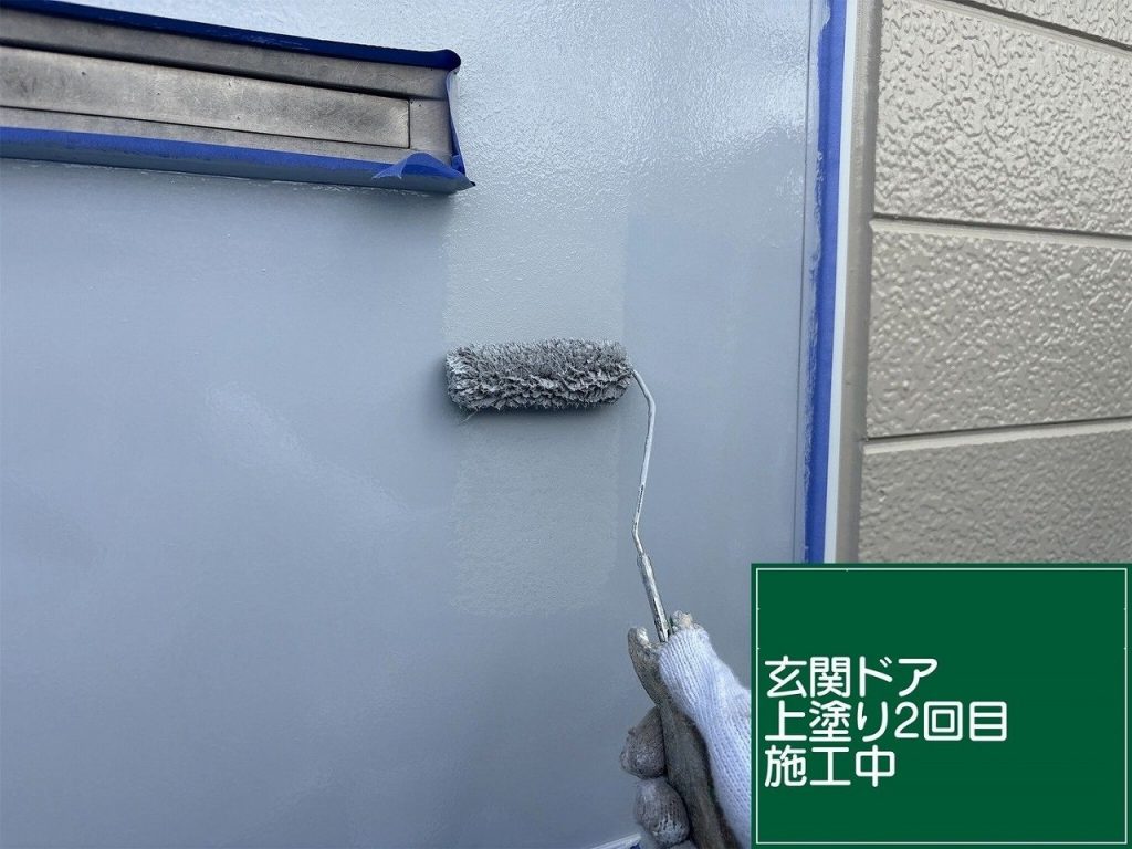 玄関ドアの上塗り2回目