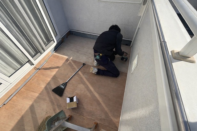 下地となる木板の重ね張り