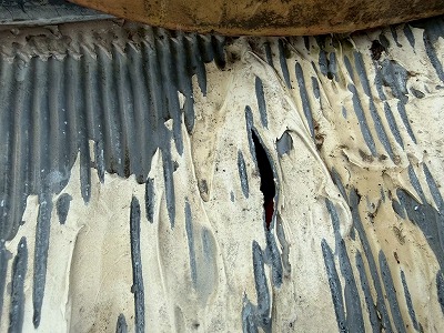 破れた防水部材