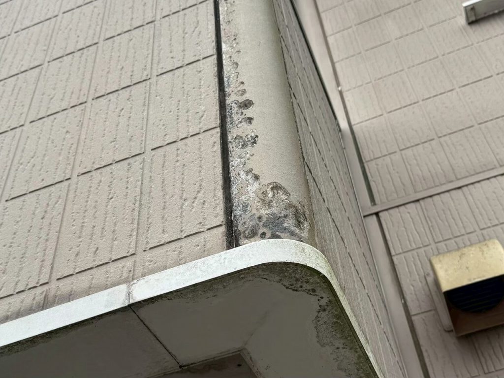 角部の汚れと劣化