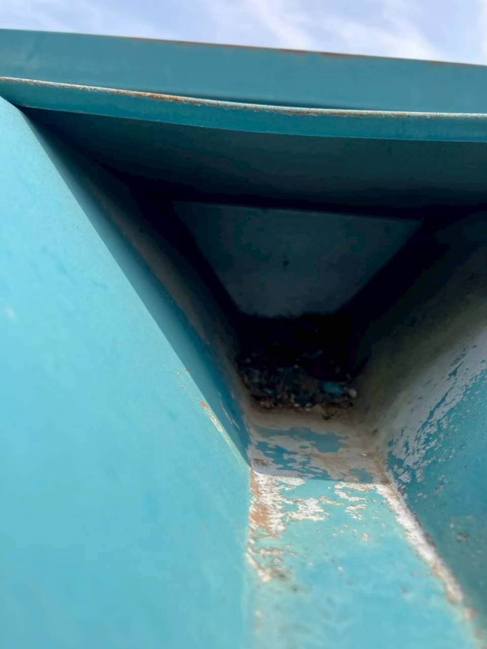 谷樋部の保護処理