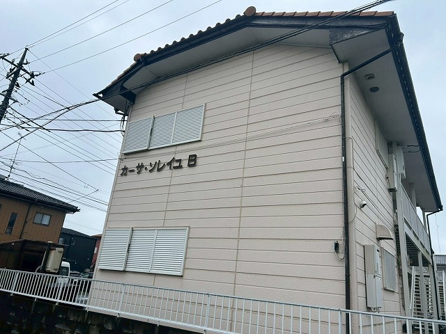 龍ケ崎市で外壁塗装中に確認したチョーキングと鉄部の塗膜剥がれ・サビの現地調査
