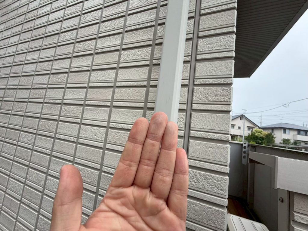 縦樋表面の汚れ