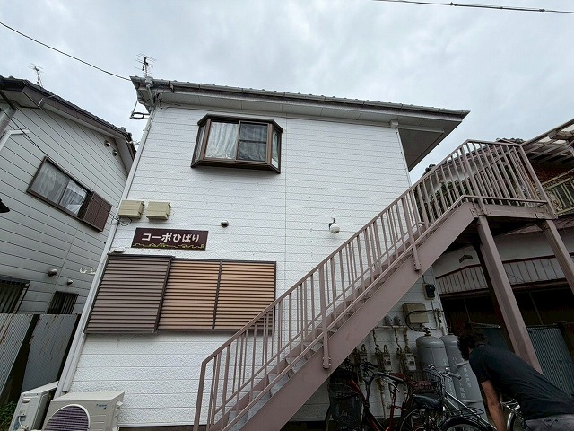 外壁面と外階段全体