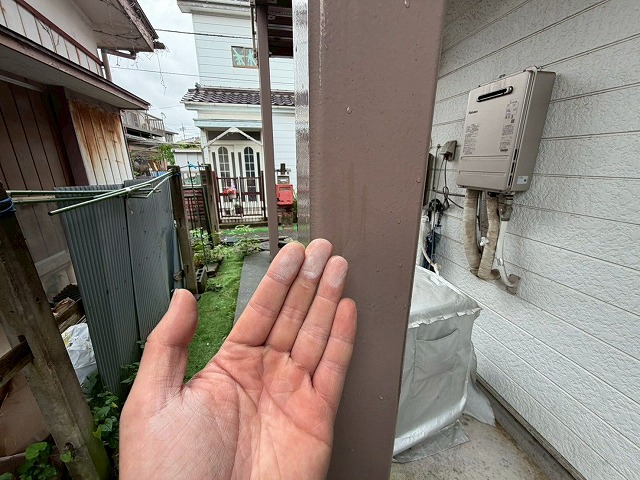 鉄部塗膜の粉化確認