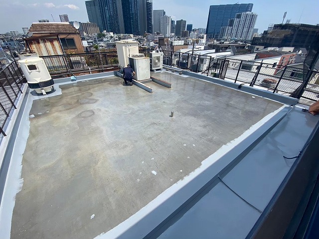 中塗りによる防水層の形成