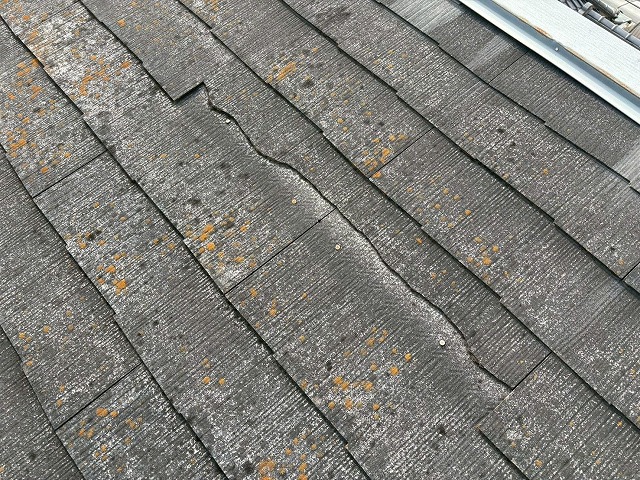 屋根の割れ　別角度