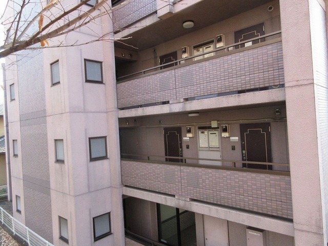 集合住宅の廊下面外観