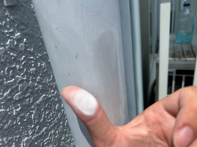 雨樋表面の白化現象