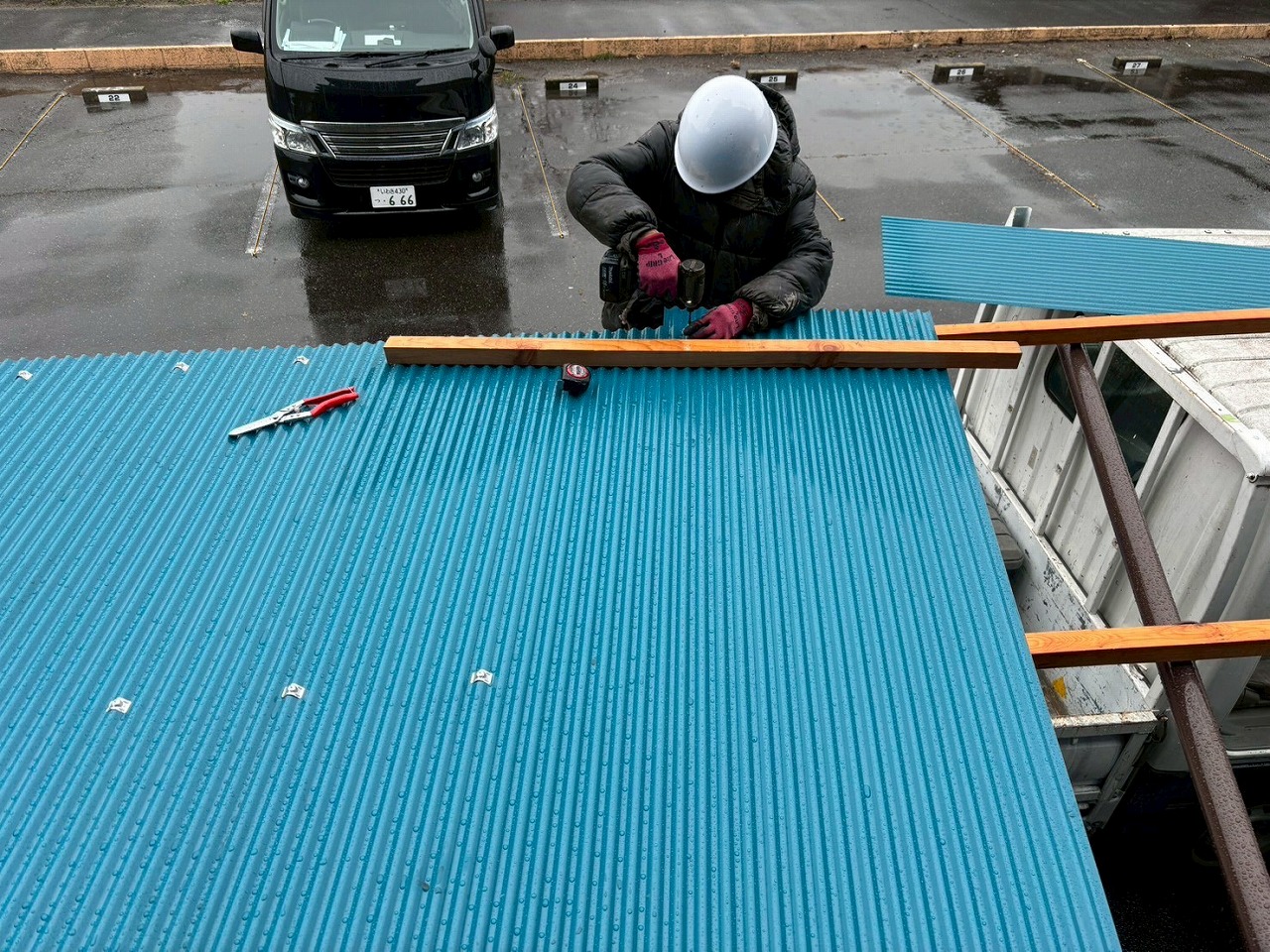 新しい下地木材の設置