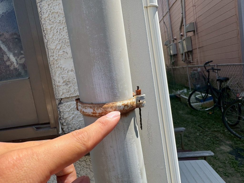 雨樋金具の錆
