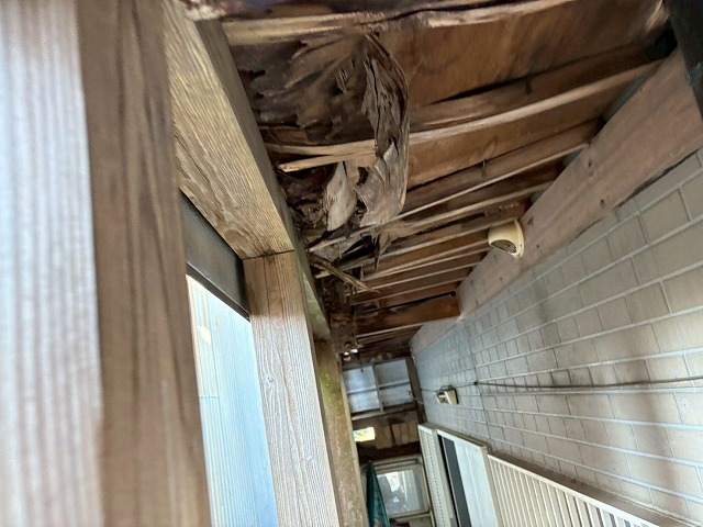 ベランダ腐食写真