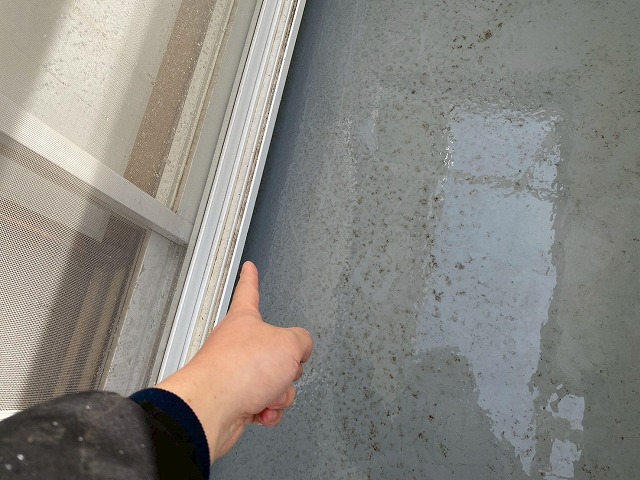 土浦市でサッシ下からの雨漏れを調査　ベランダ防水の劣化が原因だった事例をご紹介します