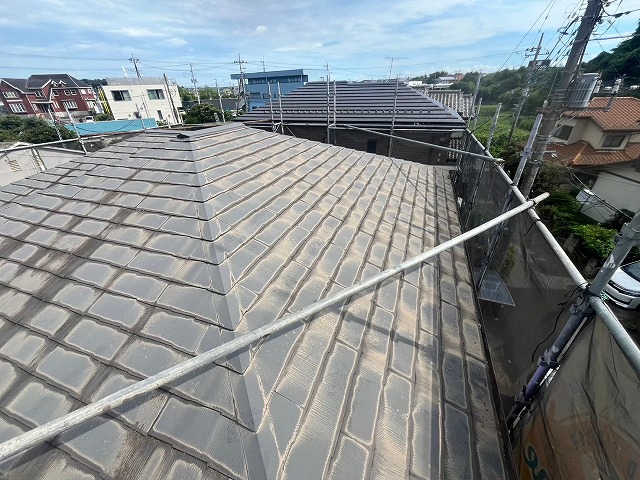 別方向から見る屋根の状態（屋外調査）