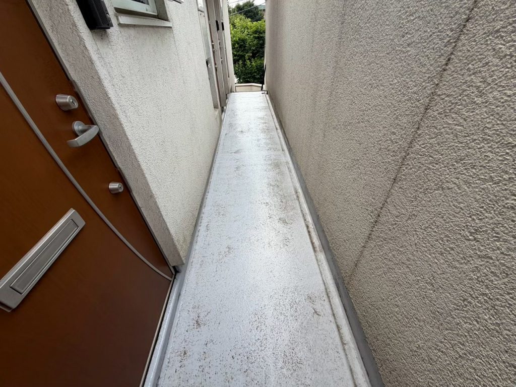 通路床の防水面