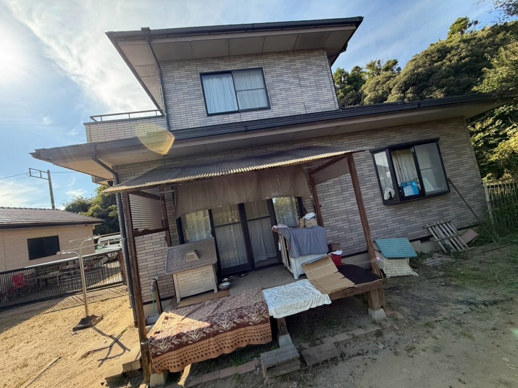 行方市の戸建て外壁調査で確認したひび割れや雨樋の不具合、ベランダ防水の傷み