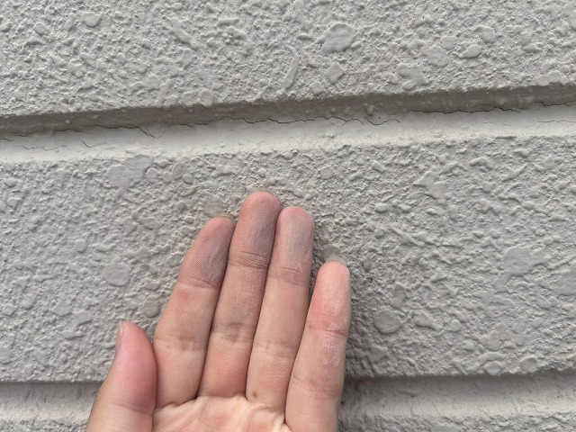 外壁のチョーキング確認