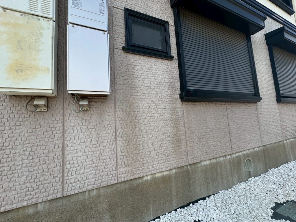 汚れが付いた外壁面