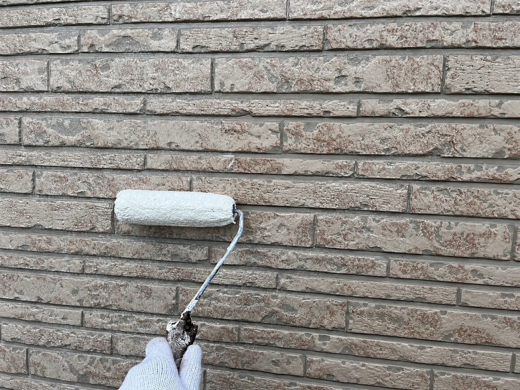 外壁下塗り作業