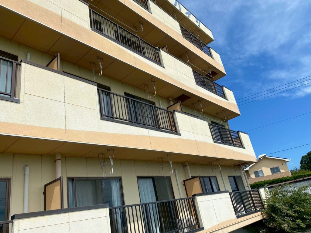 龍ケ崎市でマンション外壁塗装前に確認した鉄部の錆びや笠木の劣化、防水面の傷み