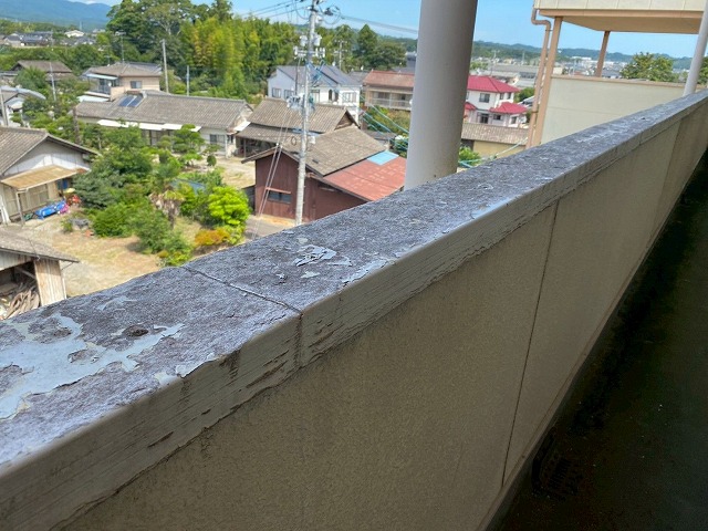 亀裂や素地の露出による浸水リスク