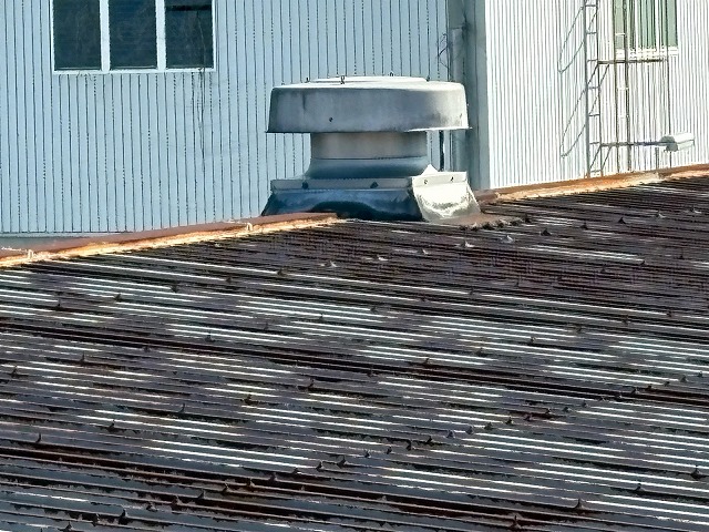 高萩市の工場屋根で広がるサビを徹底調査！早期補修で劣化を防ぎ耐久性を回復