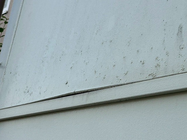 外壁表面の膨れと劣化