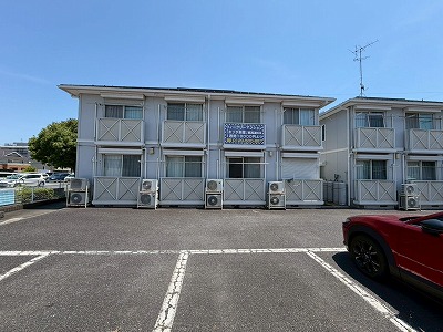 龍ケ崎市アパート｜屋根・外壁の色あせやチョーキングを確認　建物全体の現地調査を実施しました