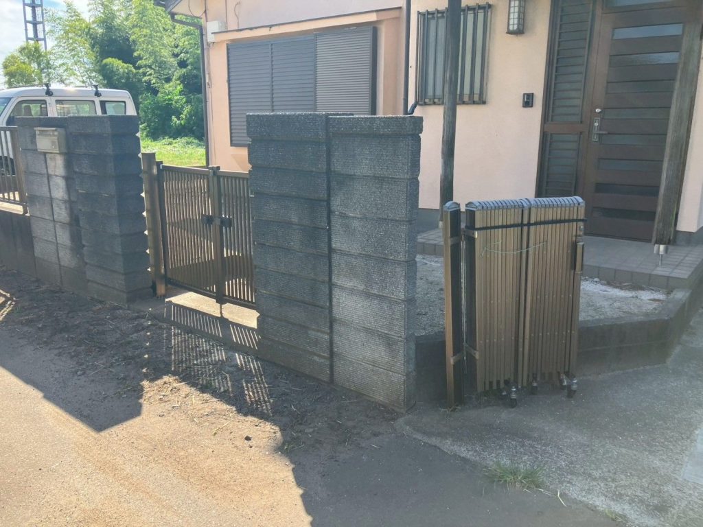 門まわりと外観全景