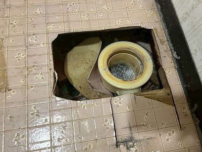 排水口まわりの開口部