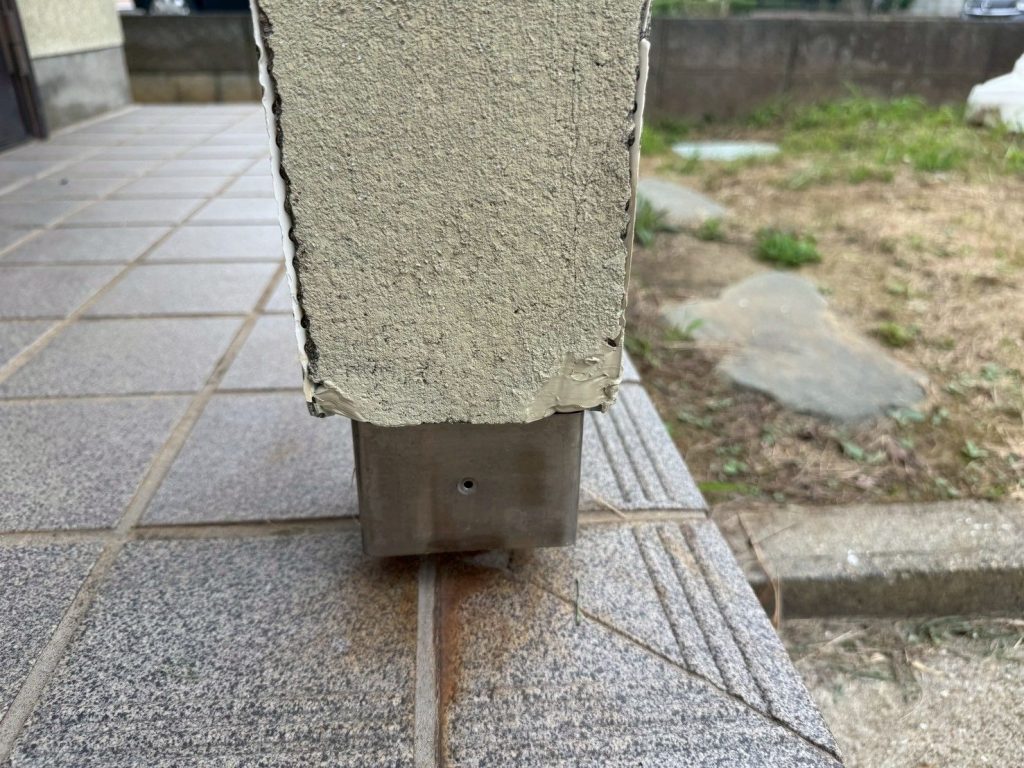 柱足元の隙間と納まり