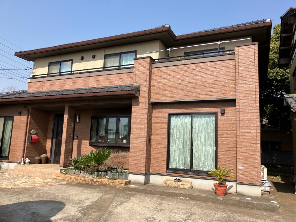 龍ケ崎市で外壁塗装前に確認した外壁ひび割れとシーリング劣化、サイディング反りの現地調査