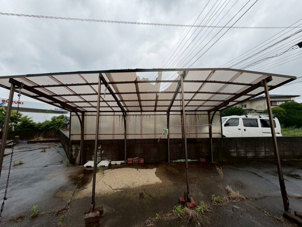 破損したカーポート波板